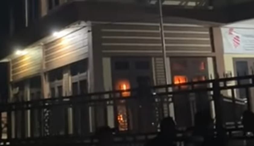 Kantor Bawaslu Labura Terbakar