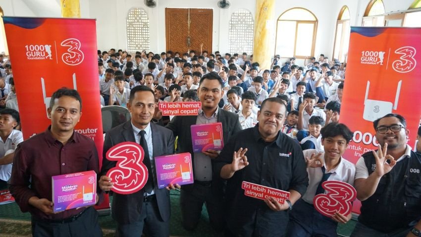 Tri dan 1.000 Guru Foundation Buka Akses Digital di Pelosok Lewat 1.000 Router