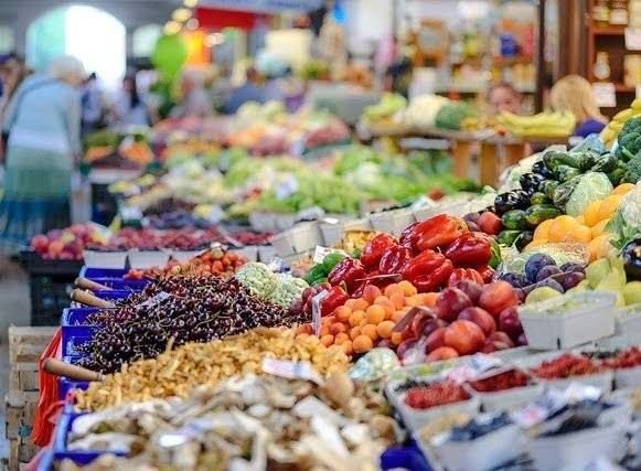 Cuti Bersama, Pasar Tradisional di Medan Mulai Ramai, Jalanan Lengang