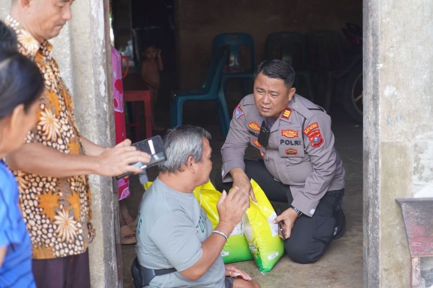Polres Nisel Bantu Warga Disabilitas Hidup Memprihatinkan