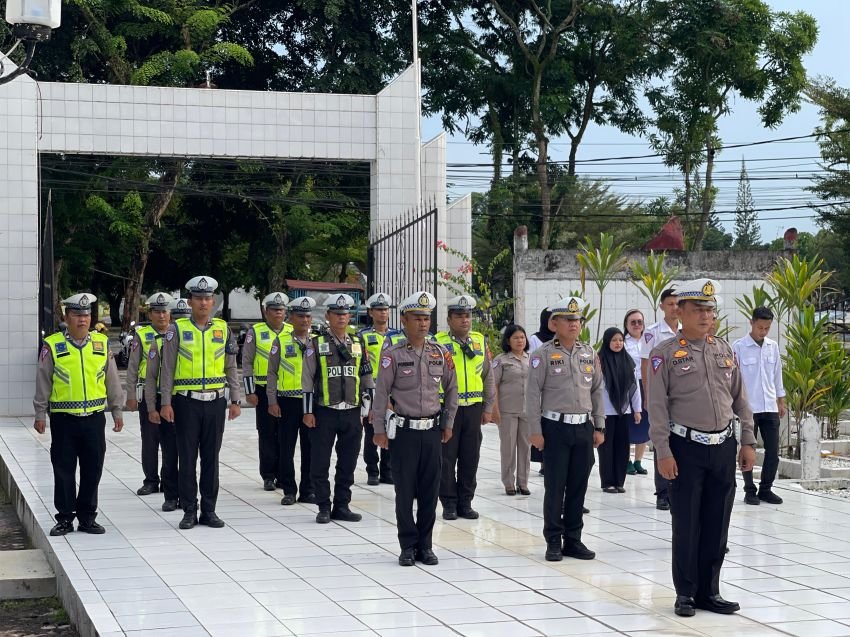 HUT ke-70 Lalu Lintas, Satlantas Polres Tanjungbalai Gelar Ziarah ke TMP