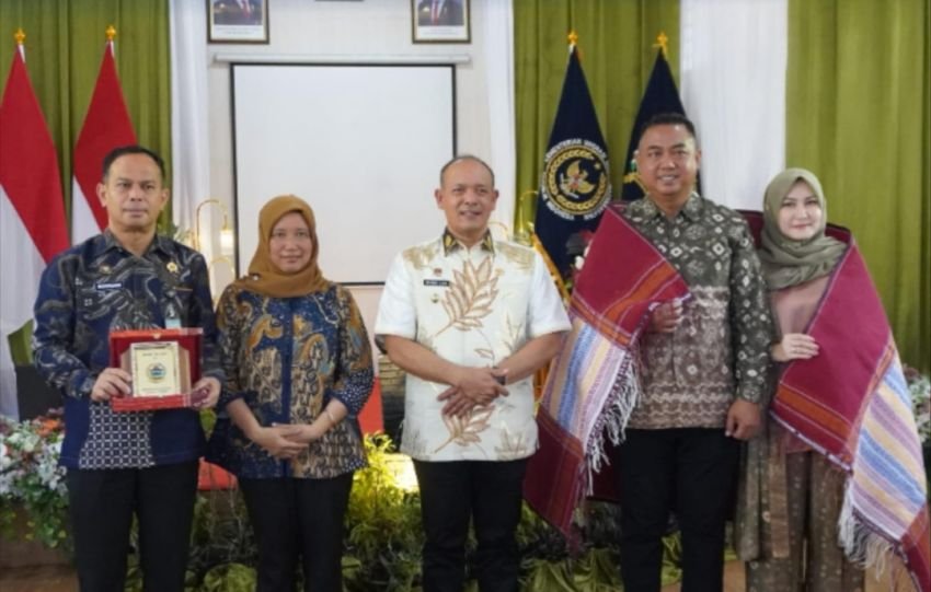 Pisah Sambut, Novriadi Serahkan Tugas ke KalapasTri Purnomo