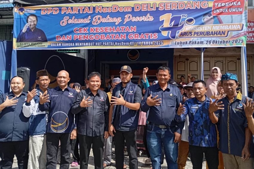 NasDem Deliserdang Layani Seratusan Pengobatan Gratis Beri Beras