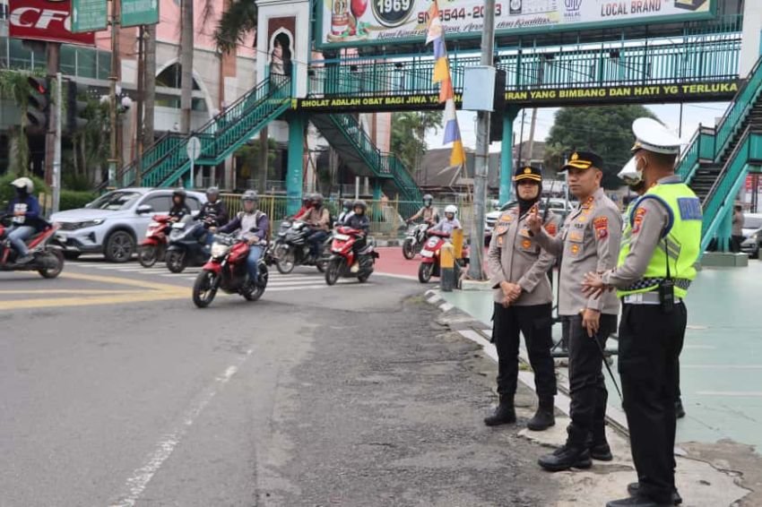 Kapolrestabes Medan Pimpin “Strong Point Pagi” di Simpang Masjid Raya