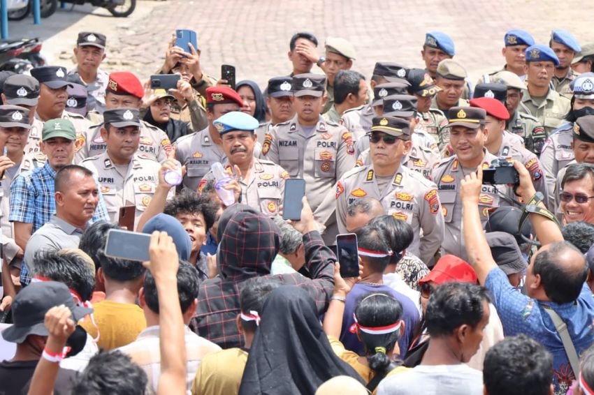 Polres Tapteng Kawal Unjuk Rasa FORMAS