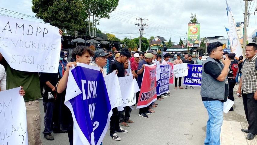 Massa AMDPP Aksi Damai di DPRD Pertanyakan Keseriusan PT DPM Berinvestasi di Dairi